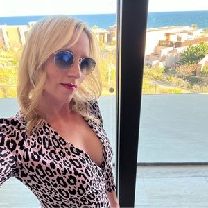 Meet your Posher, Cat